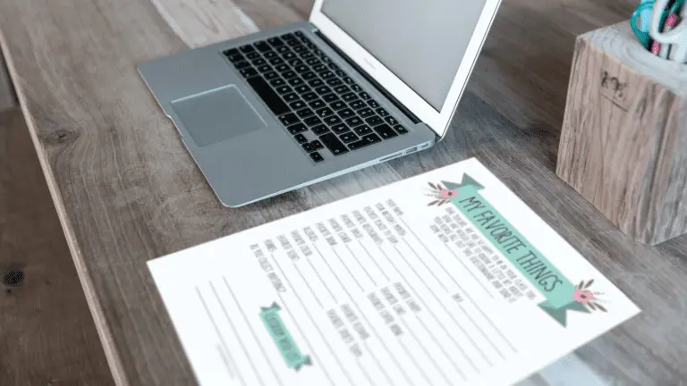 Find out exactly what gift to give the teacher to show her you appreciate everything she does! No need to search for ideas, let her tell you what she really wants with this free printable questionnaire. Give the best birthday, Christmas and End of Year gifts, year after year! Repin and check out my Room Mom Blog: www.roommomrescue.com!
